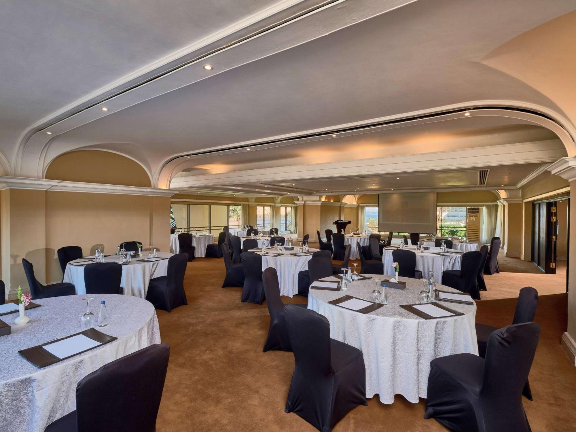 Mövenpick Resort